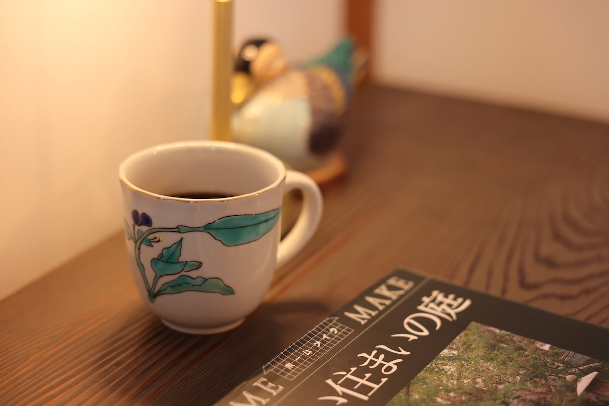 かどやの室内で淹れたコーヒー